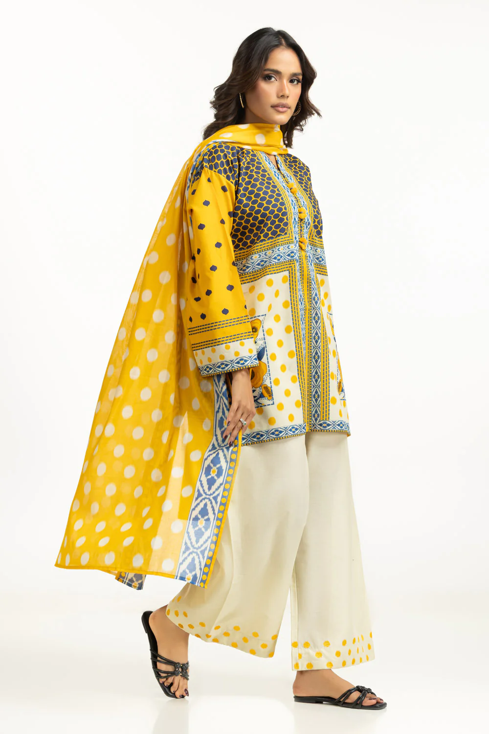 3PC Lawn Printed Suit With Embroidered Trouser - Image 3
