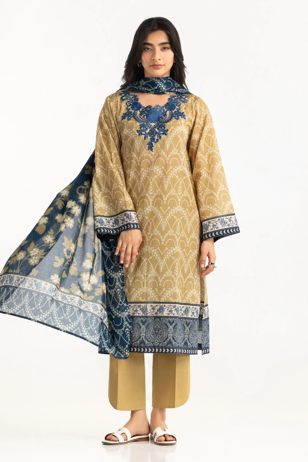 3PC Lawn Printed With Embroidered Suit - Image 3