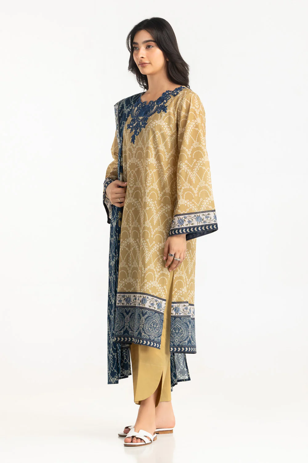 3PC Lawn Printed With Embroidered Suit - Image 5
