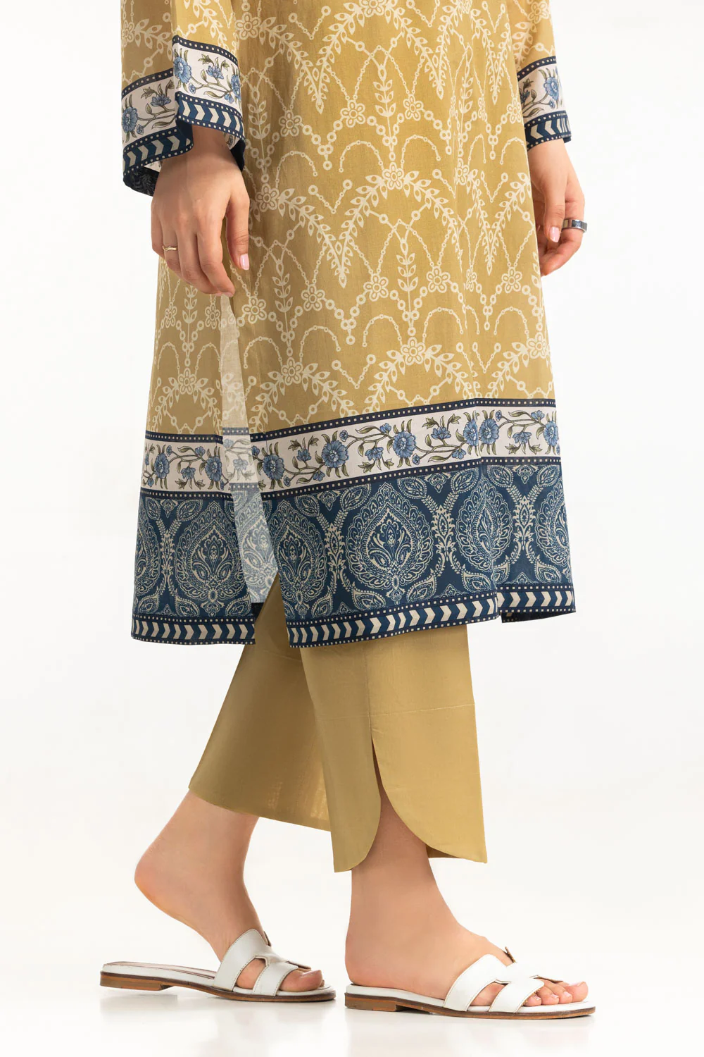 3PC Lawn Printed With Embroidered Suit - Image 7
