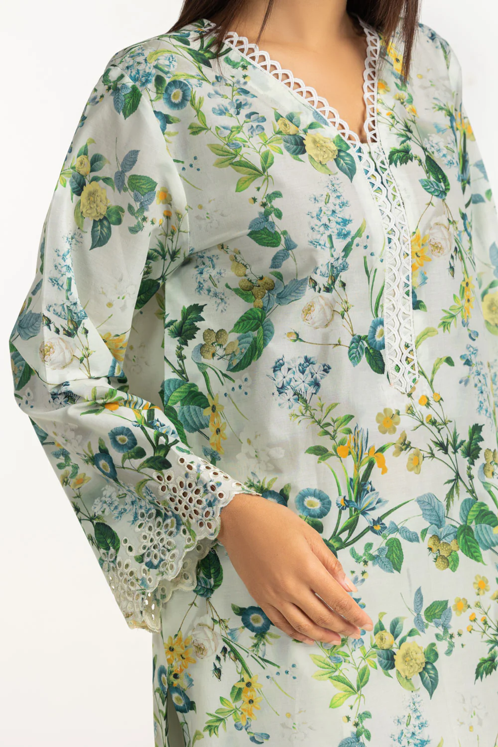 3PC Lawn Printed With Embroidered Suit - Image 2