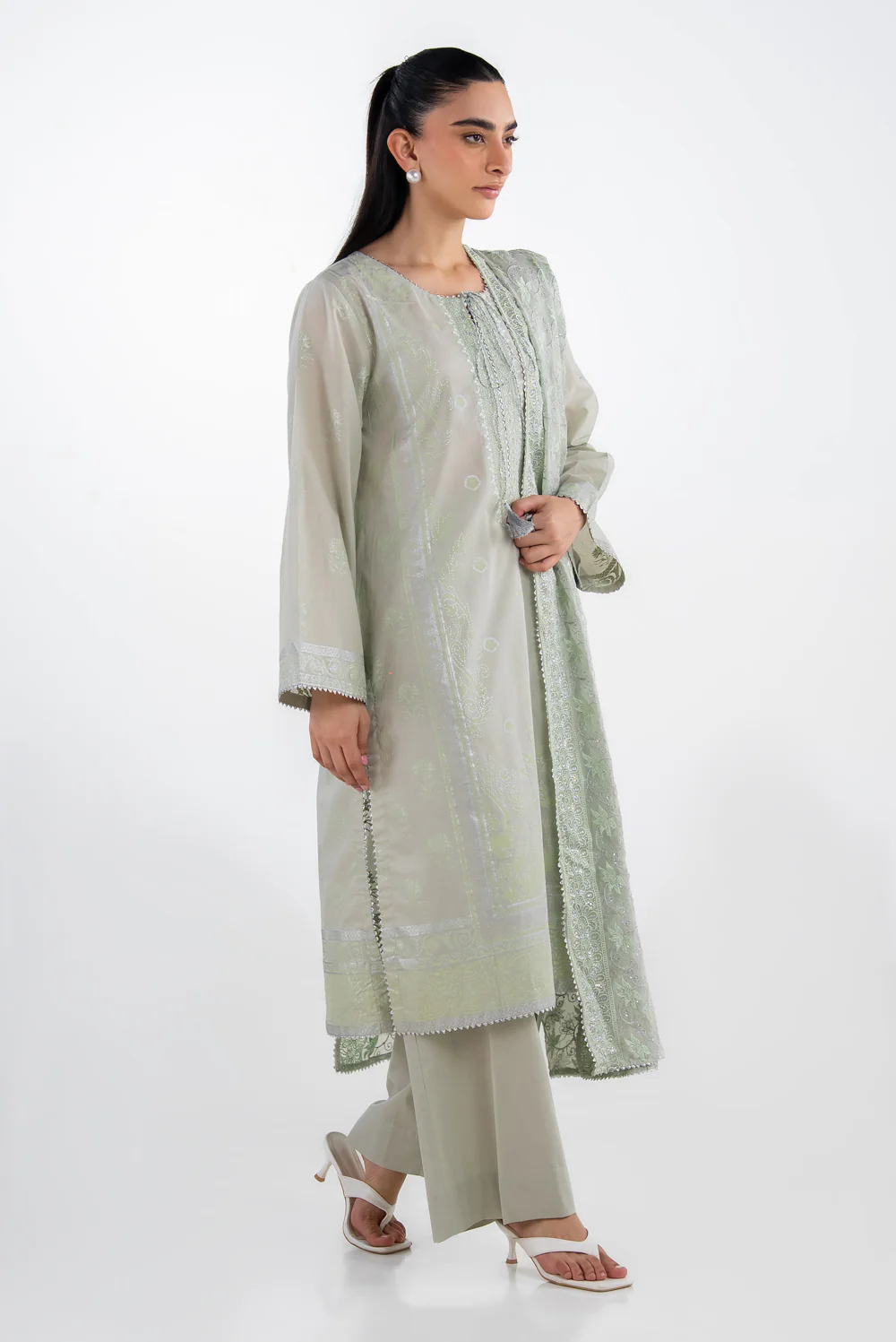 3PC Lawn Silver And Lacquer Printed Suit - Image 6