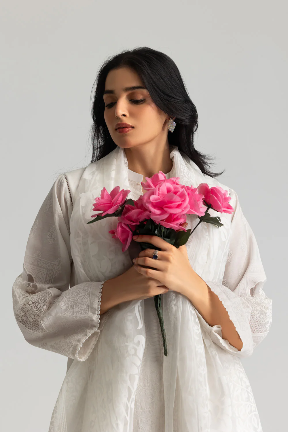 3PC Paper Cotton Flock Printed Suit With Embroidered - Image 3