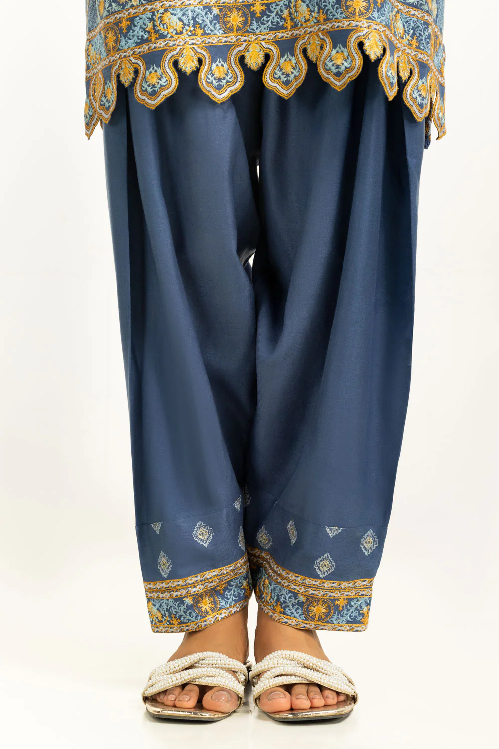 3PC Pashmina Embroidered Suit - Image 6