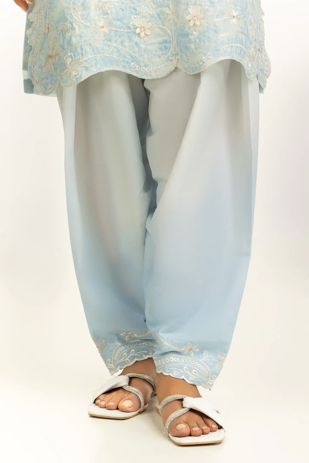 3PC Poly Slub Printed Suit With Embroidered - Image 6