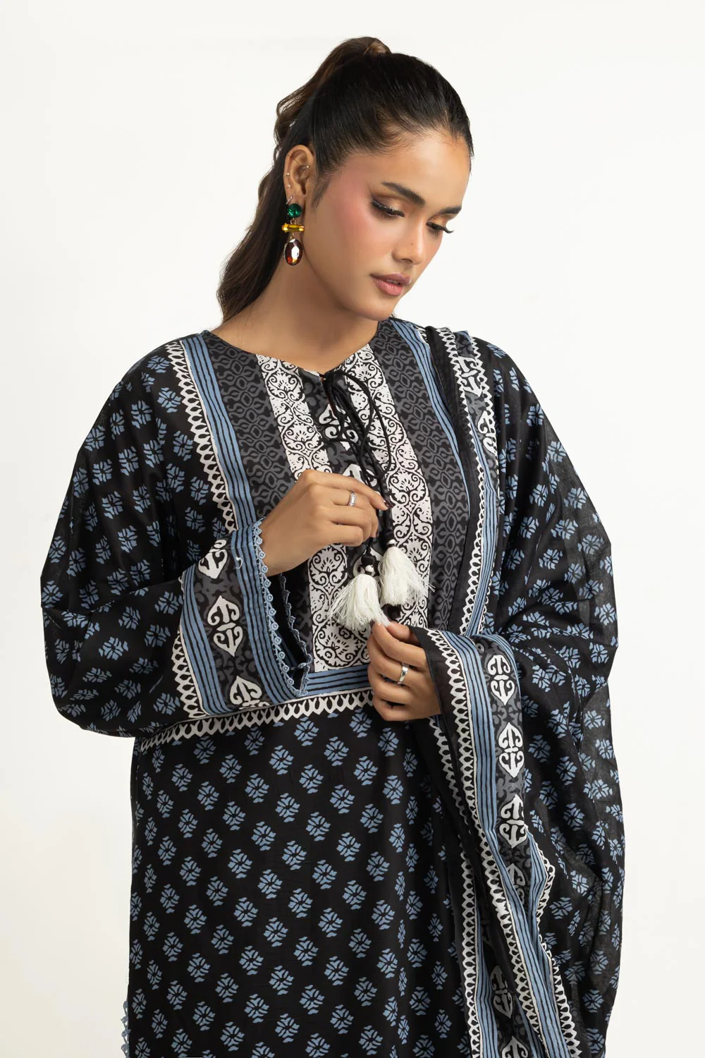 3PC Printed Lawn Suit - Image 4