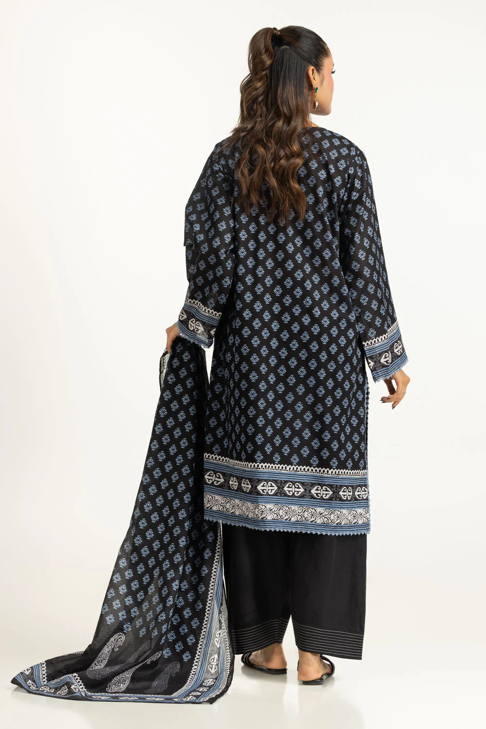 3PC Printed Lawn Suit - Image 6