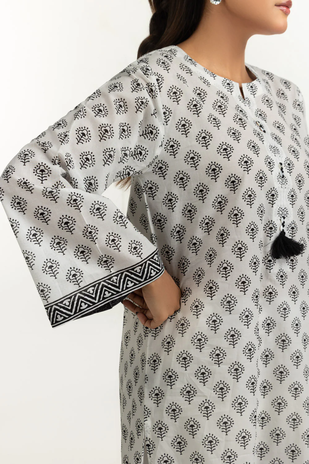 3PC Printed Lawn Suit - Image 2