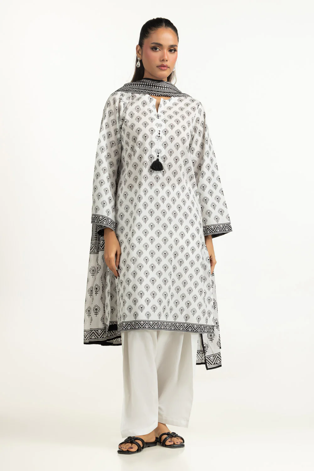 3PC Printed Lawn Suit - Image 3