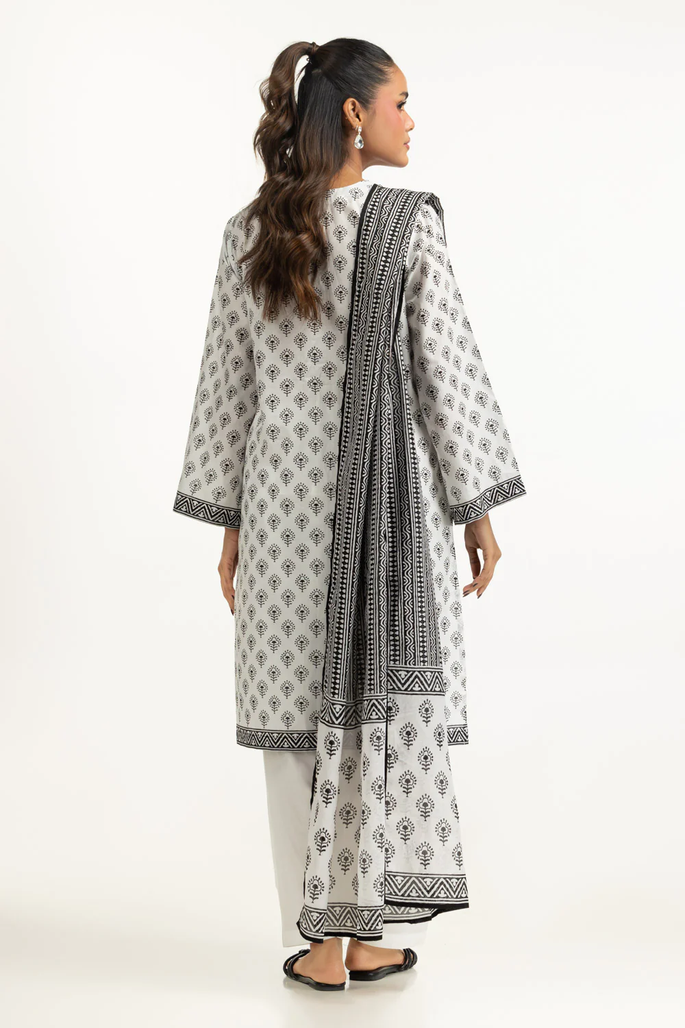 3PC Printed Lawn Suit - Image 6