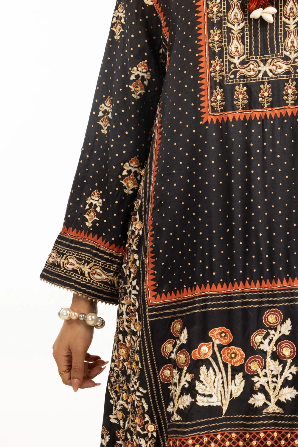 3PC raw-silk Lacquer Printed Hand Embellished Suit - Image 5