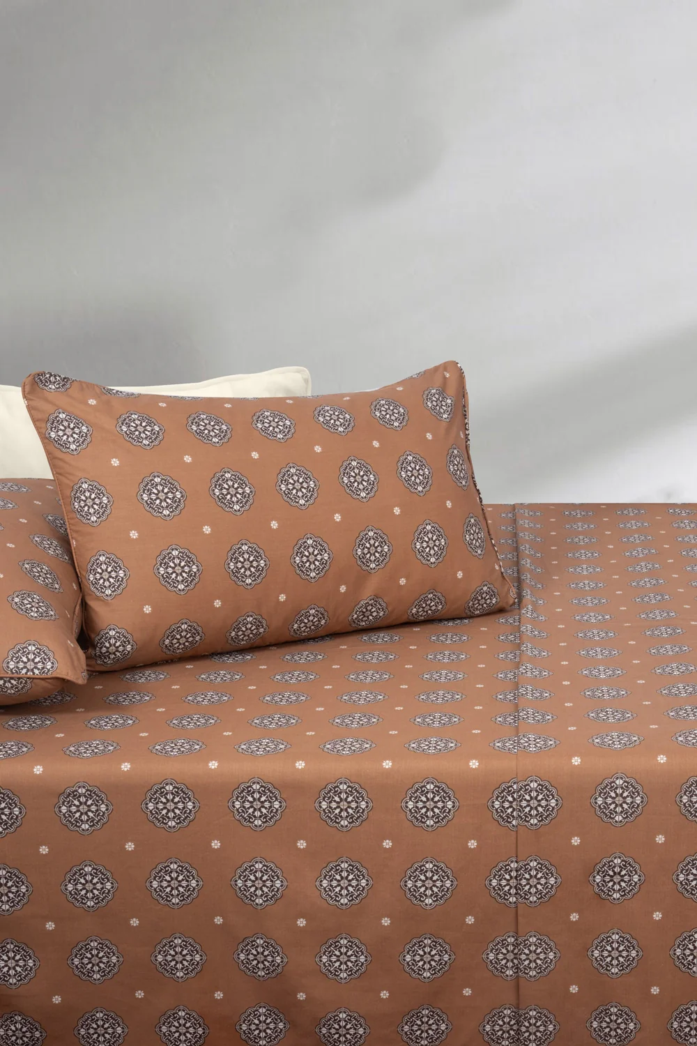 Amber Brown T-150 Bed Sheet Set - Image 2