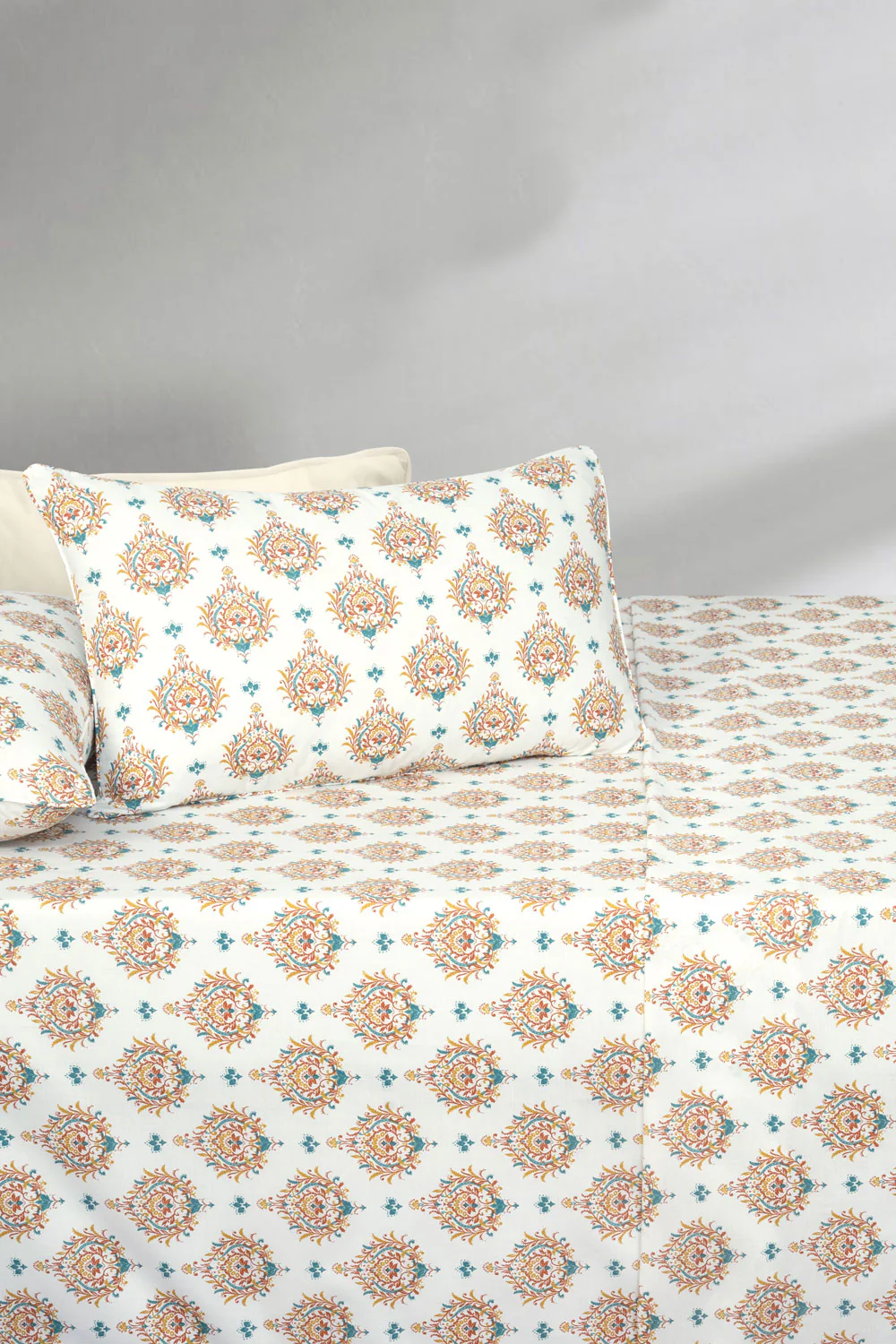 Amber Charm T-150 Bed Sheet Set - Image 2
