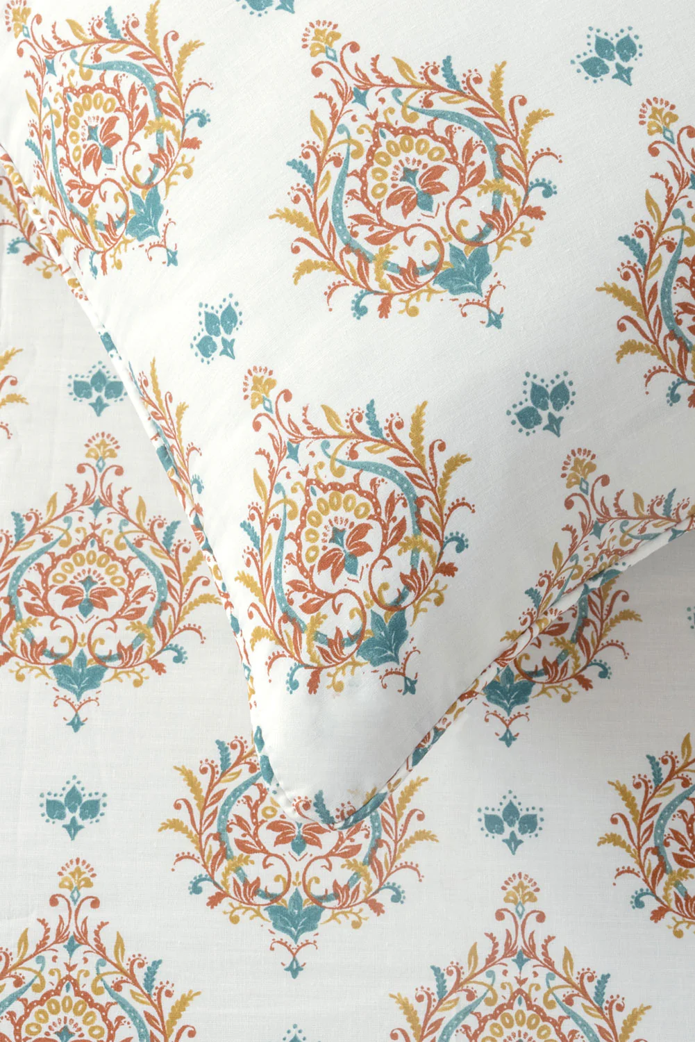 Amber Charm T-150 Bed Sheet Set - Image 4