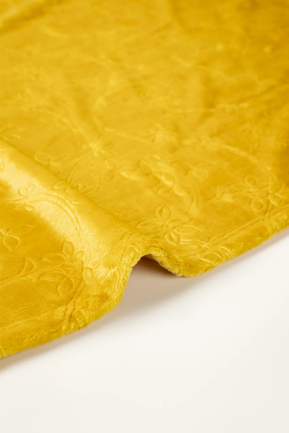 AW24-Arrowwood Embossed Single Ply Fleece Throw - Image 2