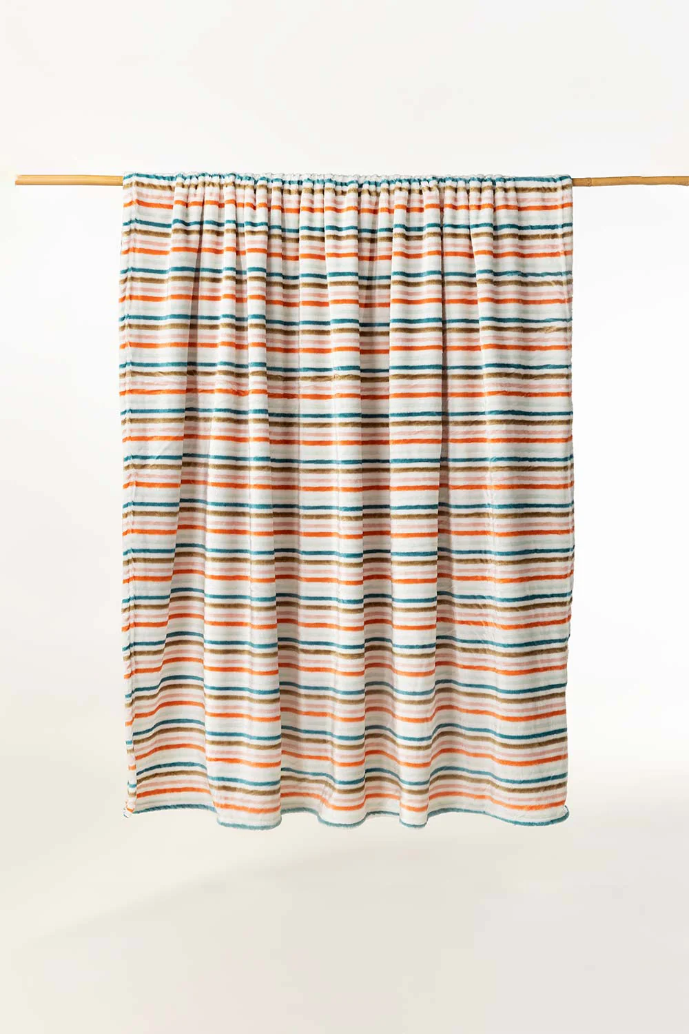 AW24-Whisper Single Ply Fleece Throw - Image 2
