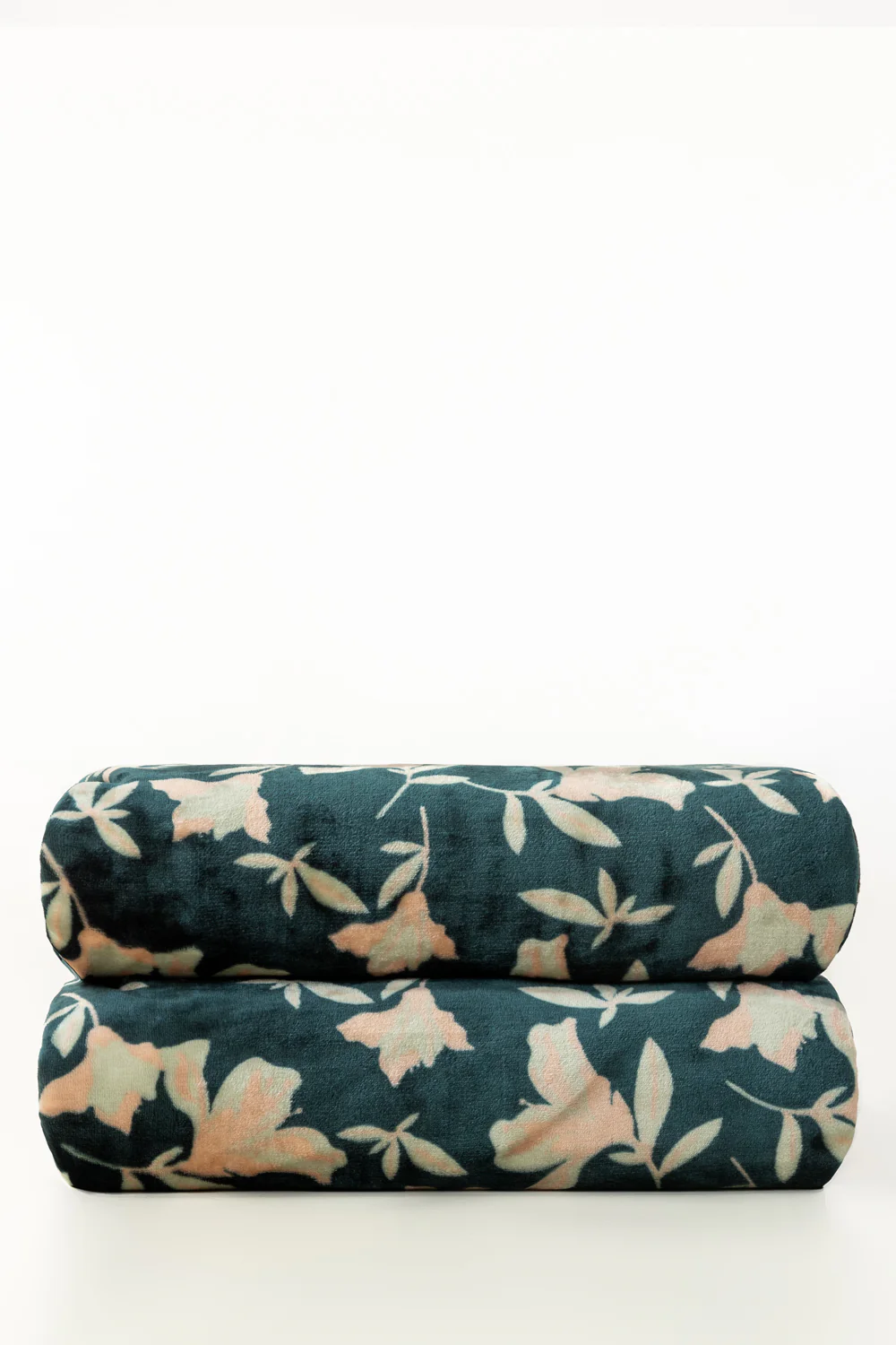 AW25-Juniper Single Ply Fleece Throw - Image 3