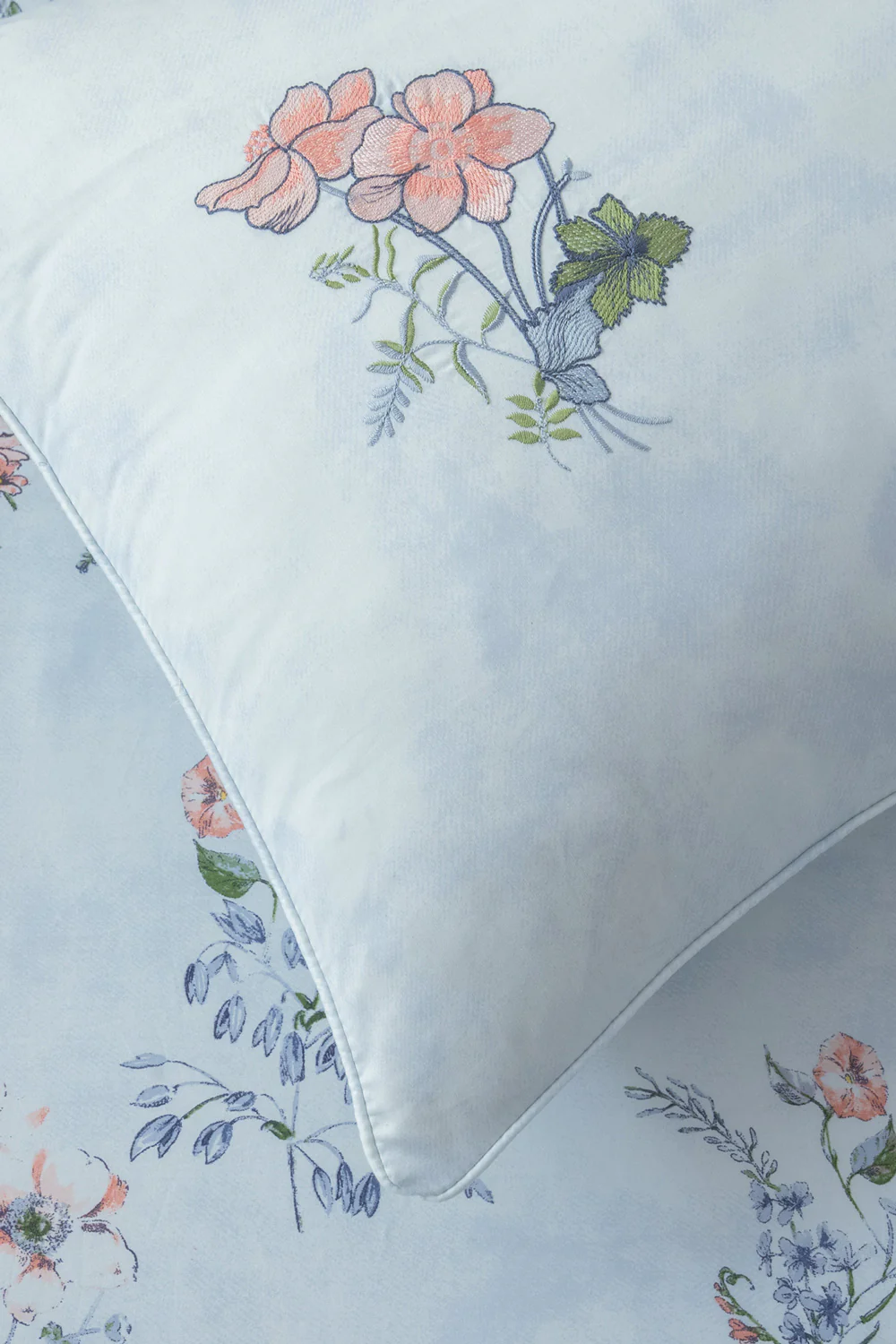 Azure bud T-300 Quilt Cover Set - Image 3