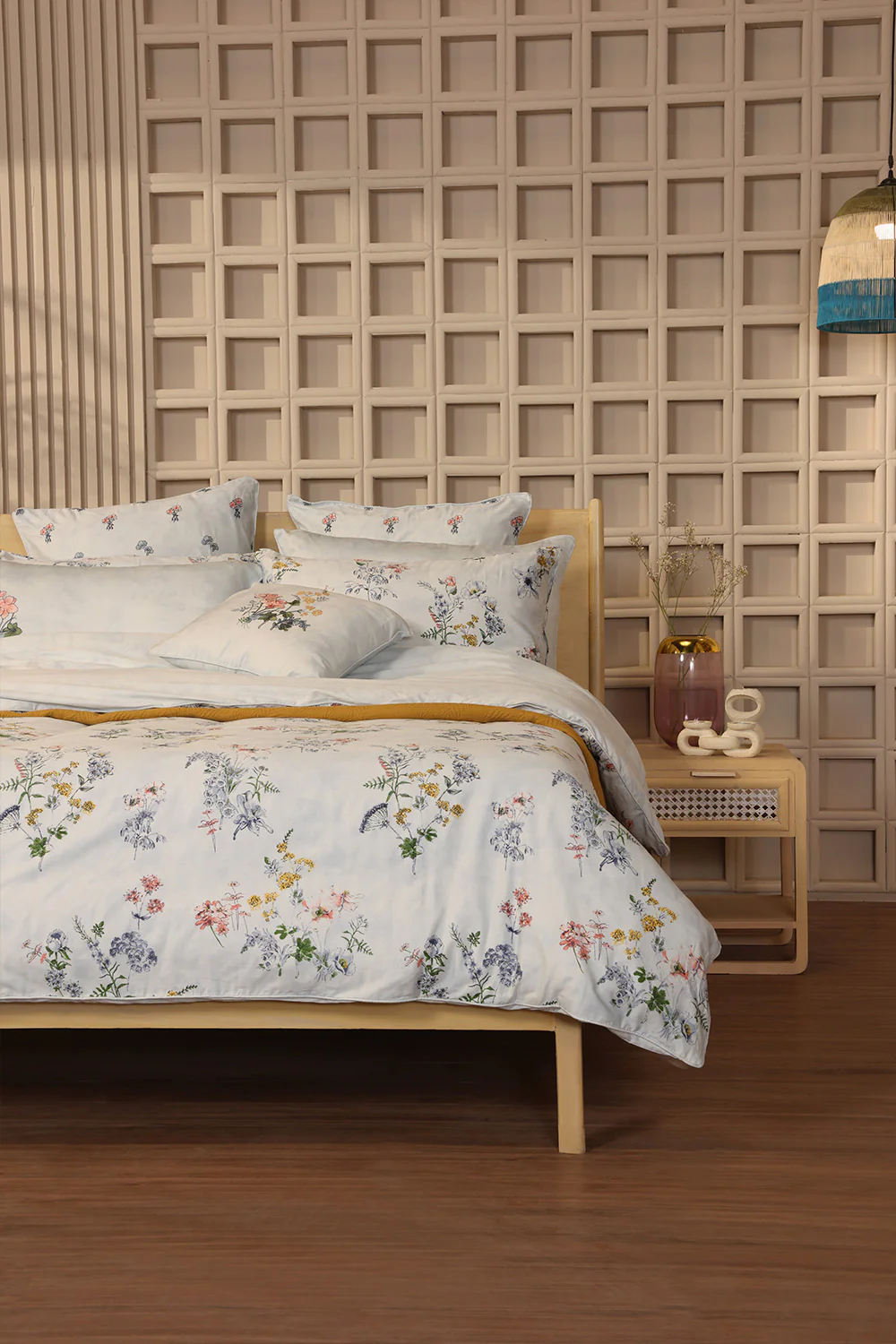 Azure bud T-300 Quilt Cover Set - Image 5
