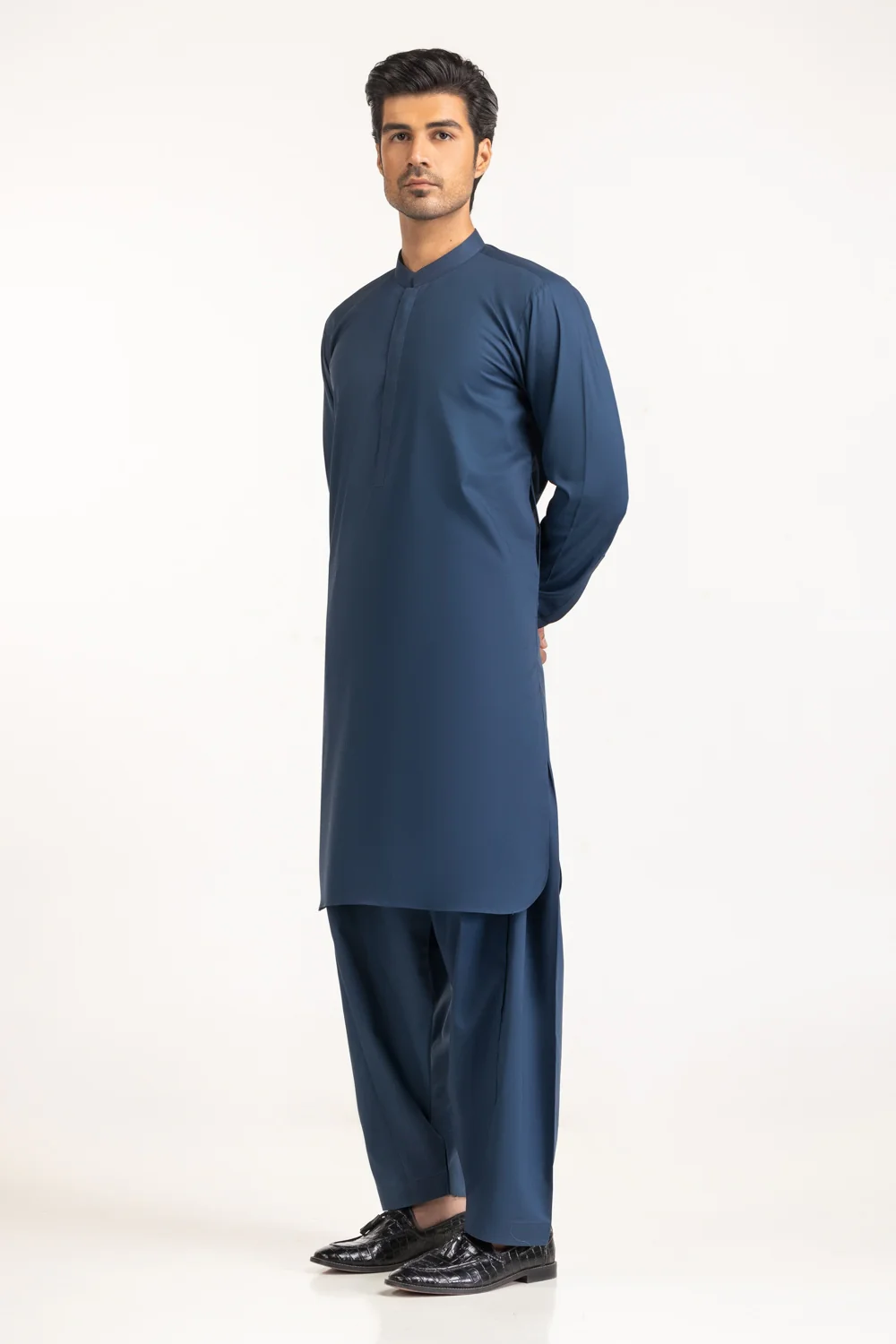 Basic Suits - Image 3