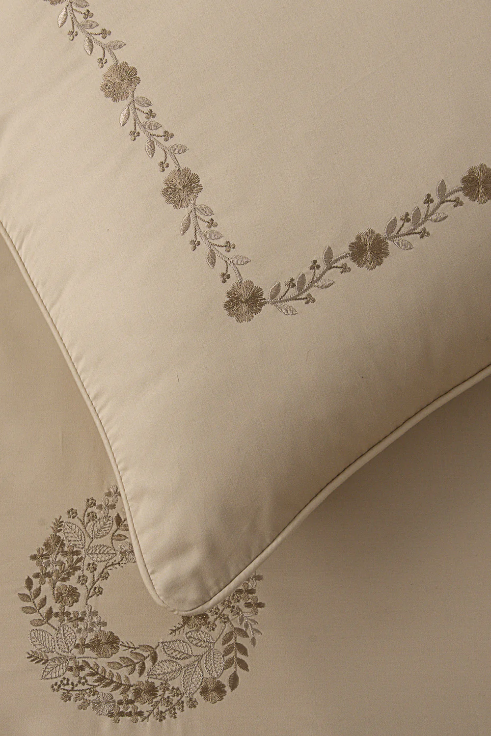 Beige T-400 Embroidered Quilt Cover set - Image 2