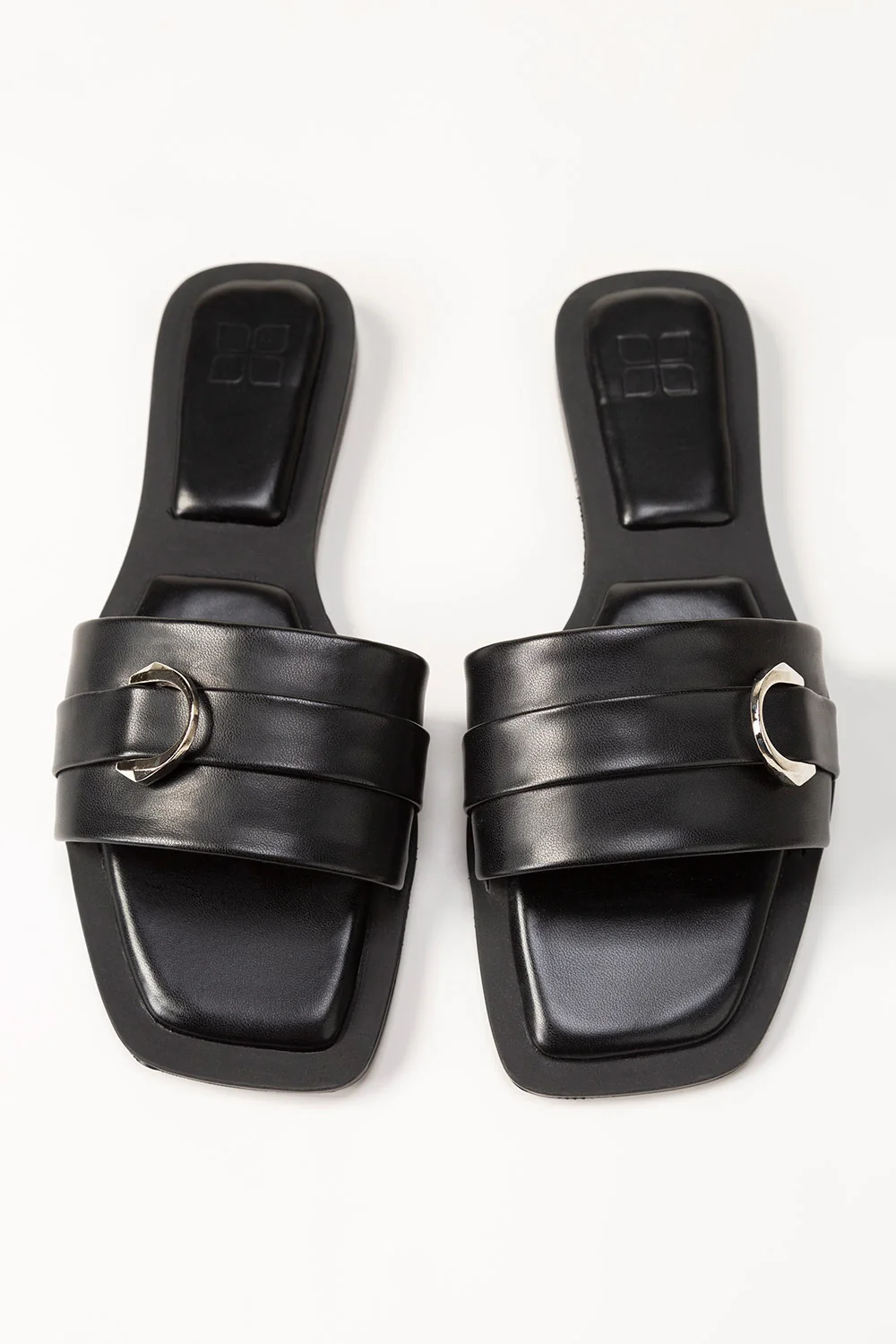 Black Comfy Slipper IWW-CFS24-002 - Image 4