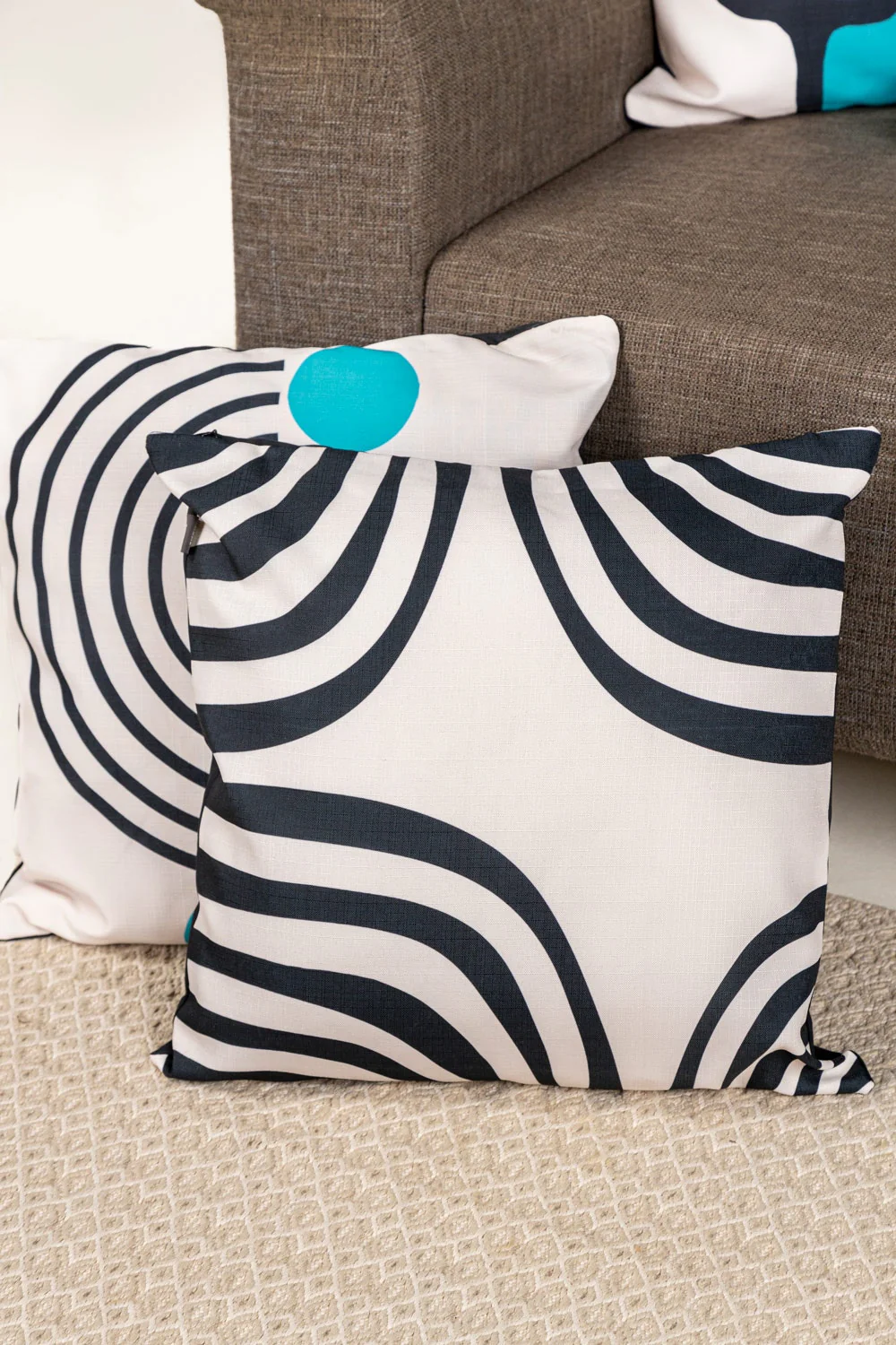 Black Curves Digital Printed Cushion Cover - Image 4