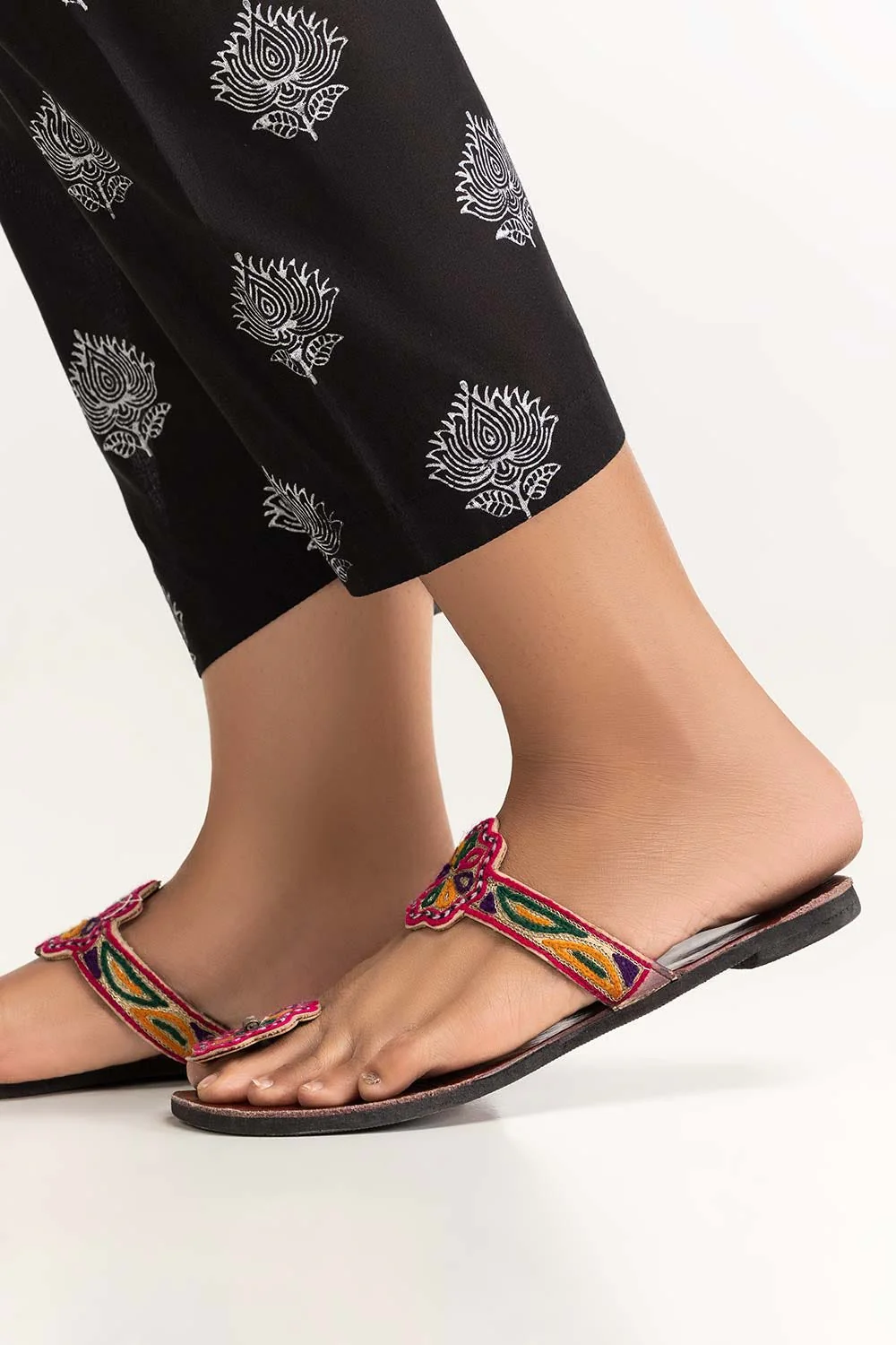 Black Dyed Cambric Screen Print Shalwar - Image 3