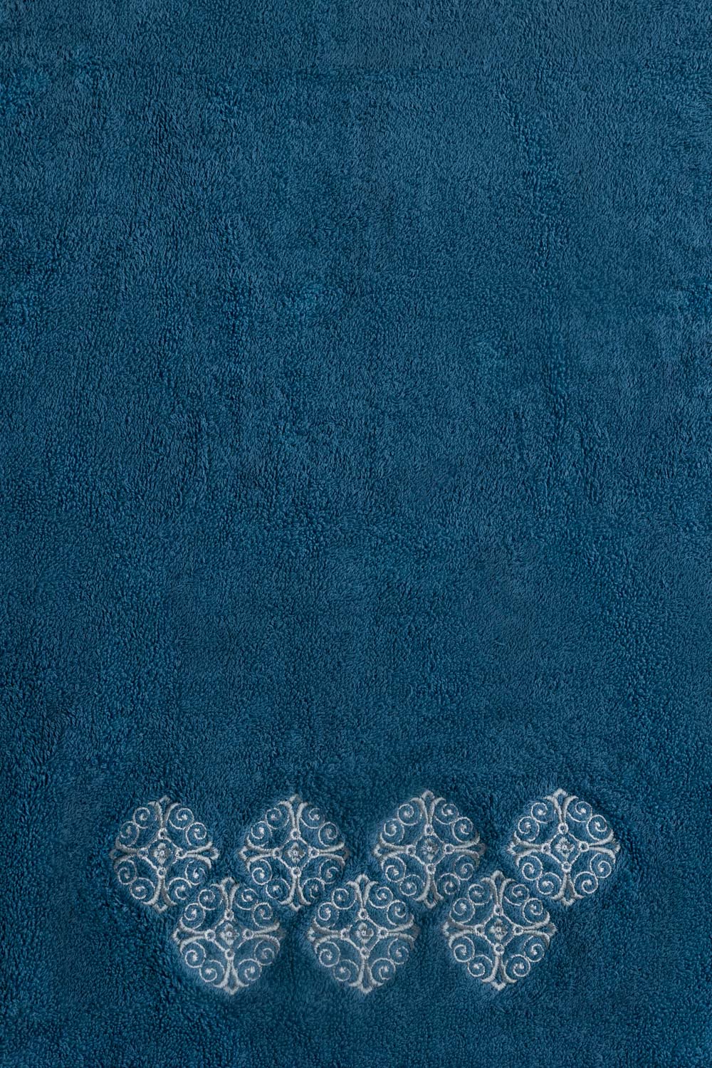 Blue Steel 3 piece Embroidered Towel Set - Image 2