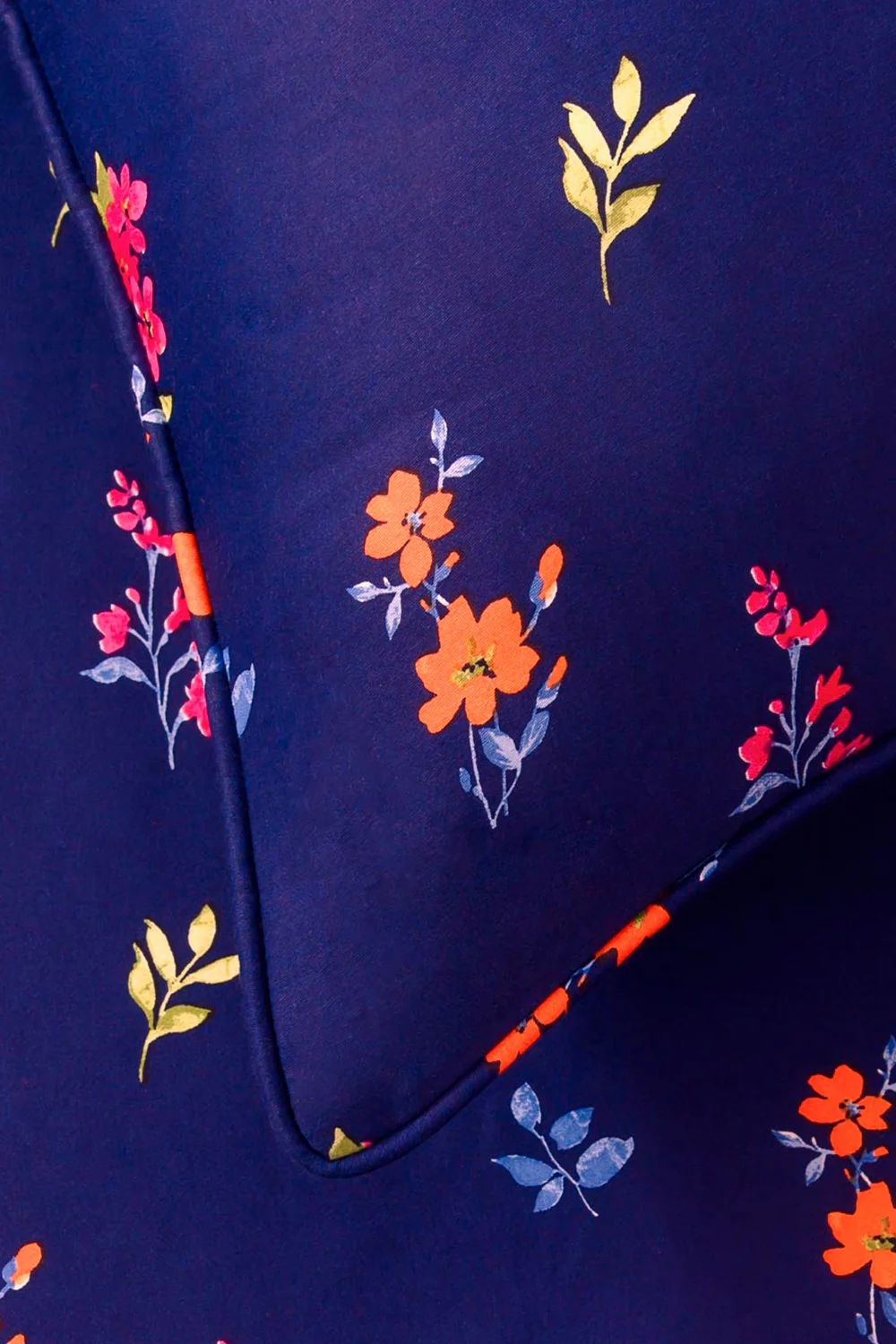 Botanical Charm T-200 Bed Sheet Set - Image 4