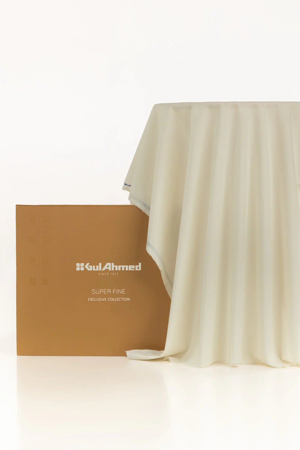 Britanio Unstitched Fabric Cotton with Gift Box - Image 14