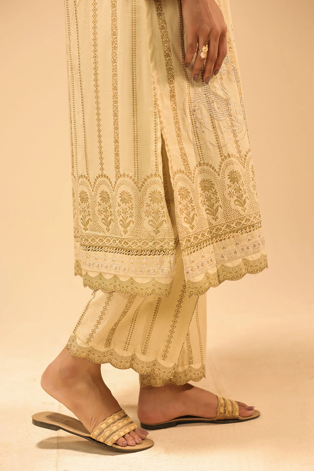 Cambric Block Printed Co-Ord Set With Embroidered - Image 7