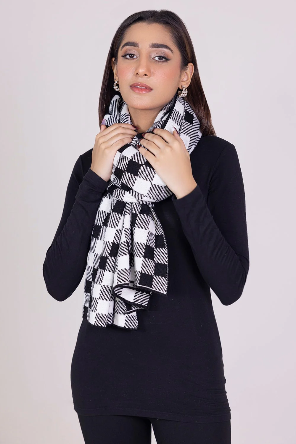 Checkered Knitted Shawl - Image 2