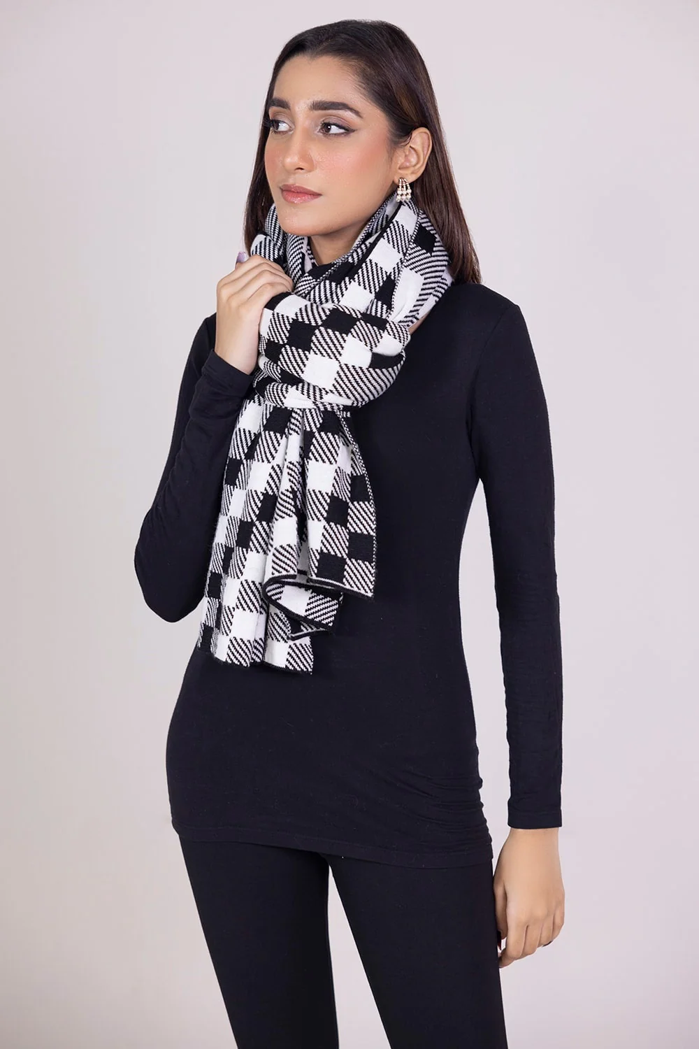 Checkered Knitted Shawl - Image 3
