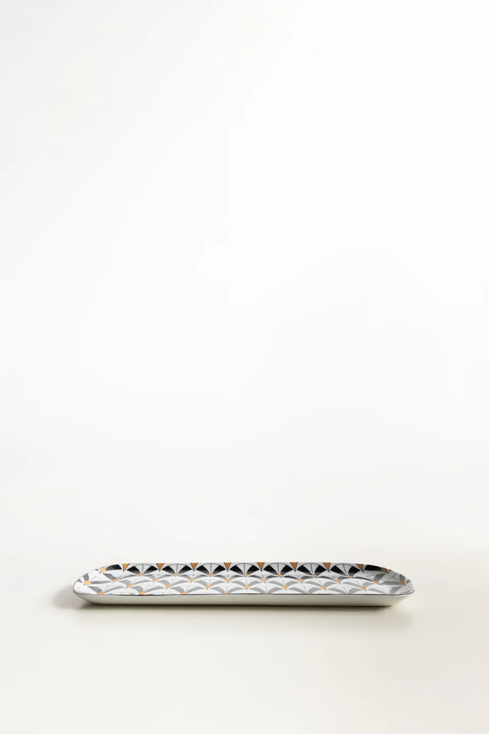 Classic Fans Cake Dish - Image 2