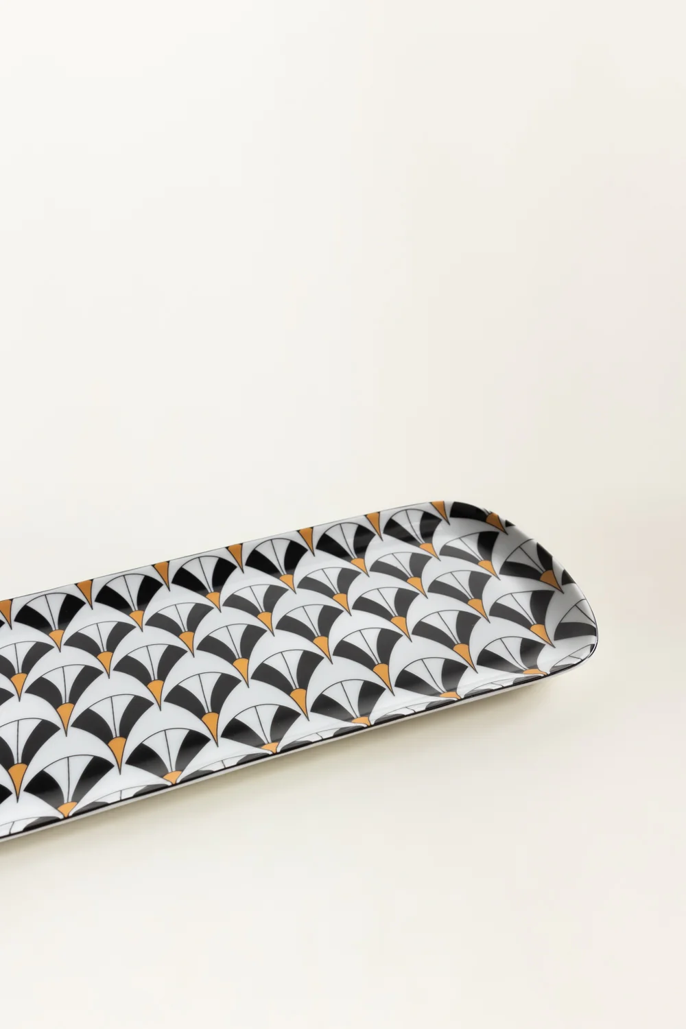 Classic Fans Cake Dish - Image 4