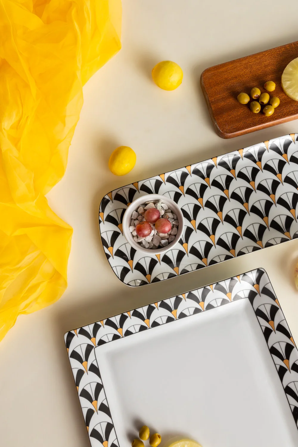 Classic Fans Cake Dish - Image 5