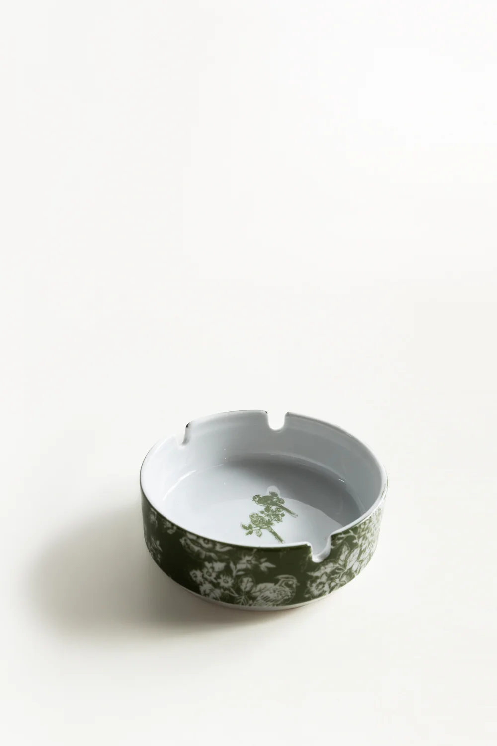 Classic Flora Ash Tray Round