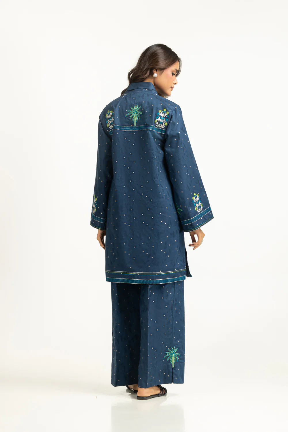 Denier Jacquard Embroidered Co-Ord Set - Image 6