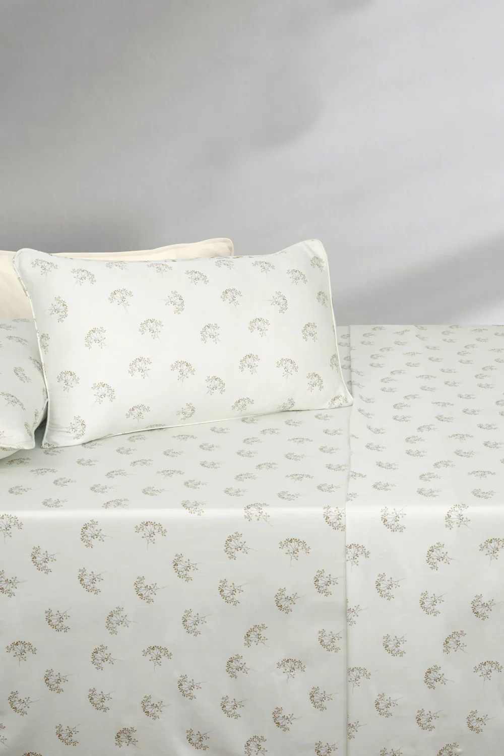DGBD-003 T-200 Bed Sheet Set - Image 2