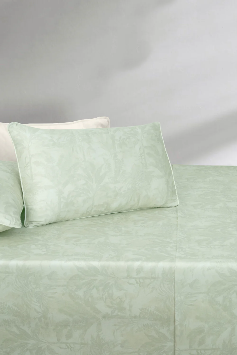 DGBD-004 T-200-1 Bed Sheet Set - Image 2