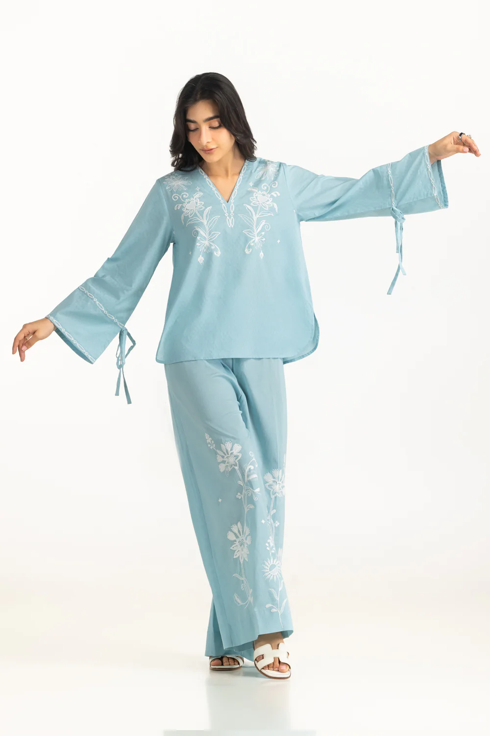 Dobby Embroidered Shirt And Trouser - Image 3