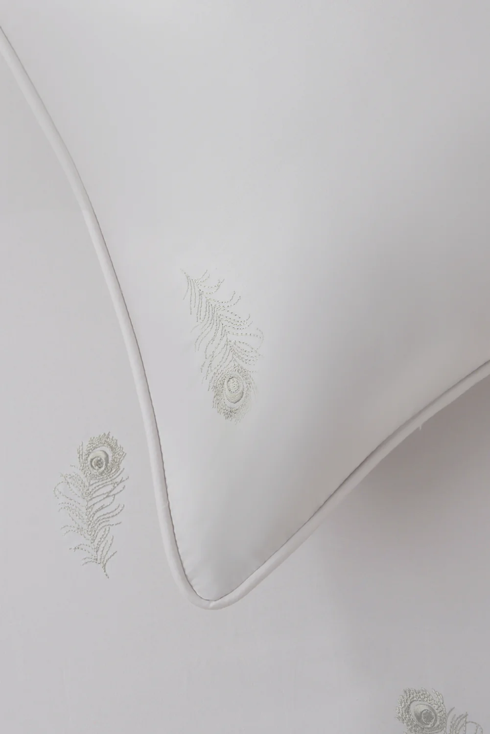 Dove T-400 Embroidered Bed Sheet Set - Image 3