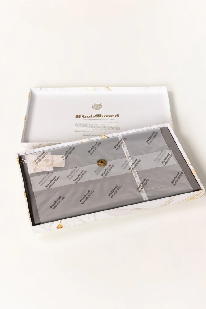Embroidered Collection FD C001 Unstitched Fabric Cotton with Gift Box - Image 7