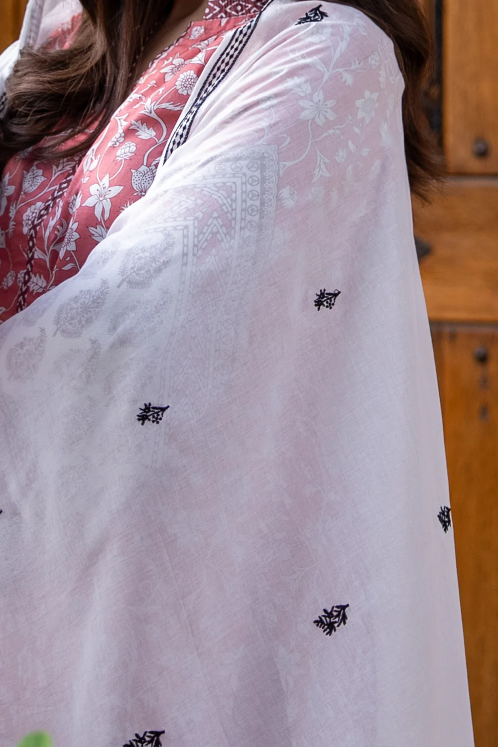 Embroidered Lawn Dupatta - Image 3
