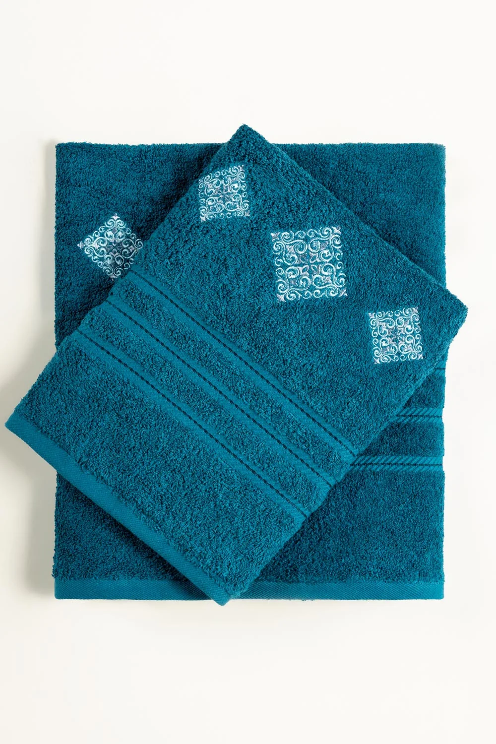 Enamel Combed Embroidered towel