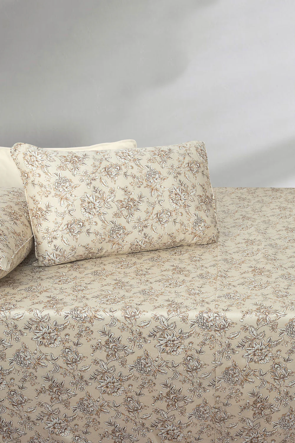 Gardenia Bloom T-200 Bed Sheet Set - Image 2
