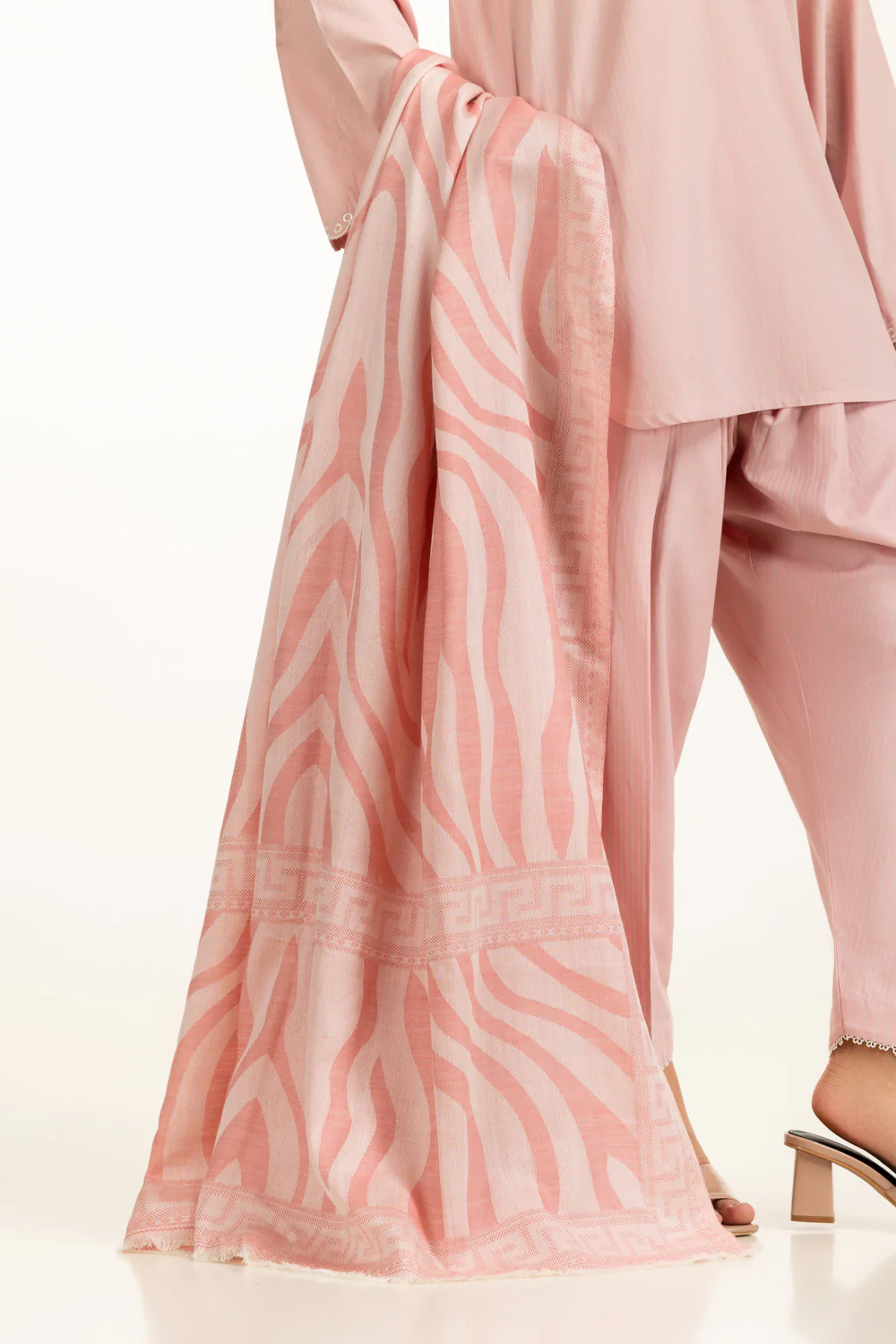 Jacquard Dyed Shawl - Image 4