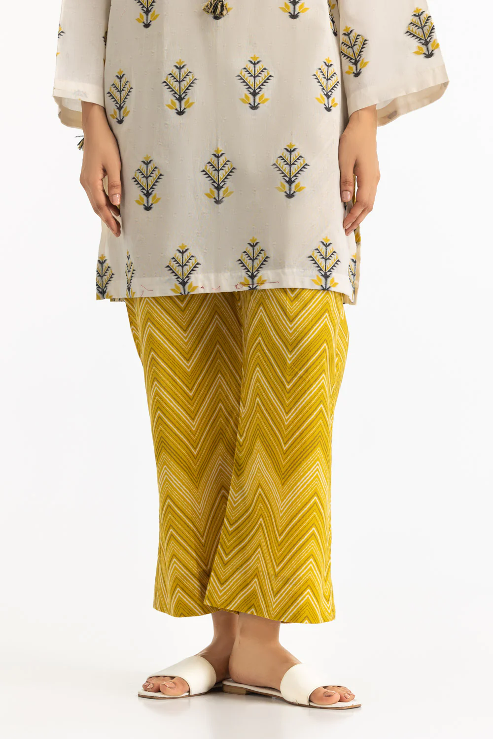 Jacquard Dyed Shirt And Cambric Trouser - Image 7