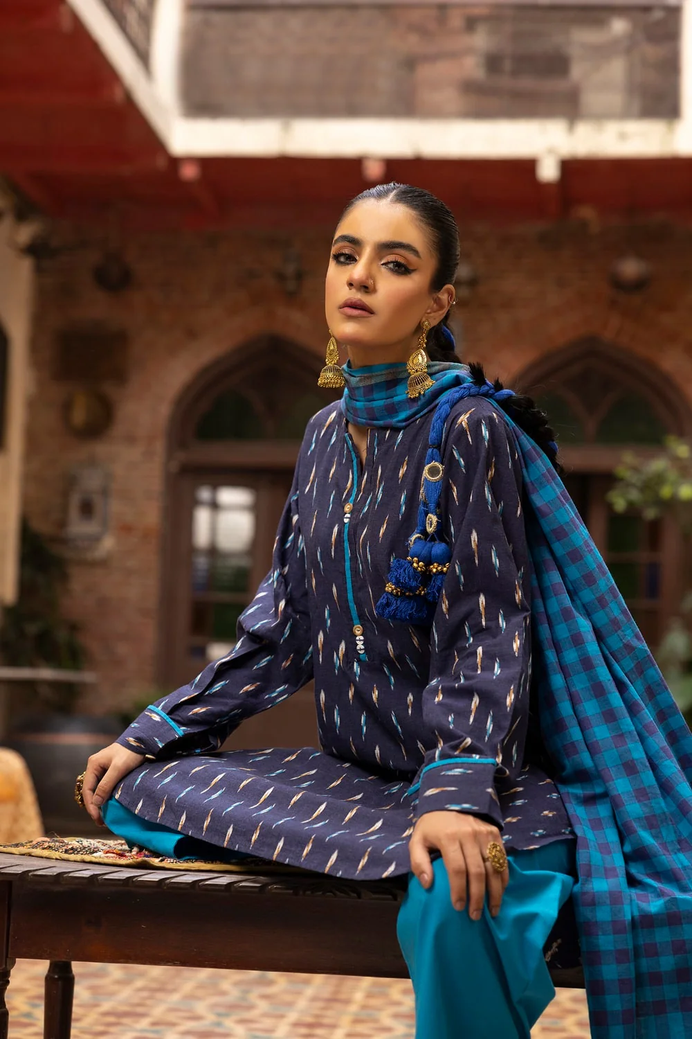 Jacquard Shirt And Dyed Trouser With Jacquard Dupatta - Image 4